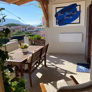 https://blue-portrait-house.in-sardinia.net